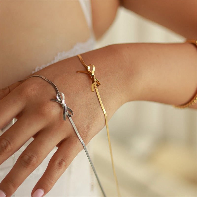 Elegant Bow Knot Necklace With 18K Gold Plated Finish - TIRAAYA
