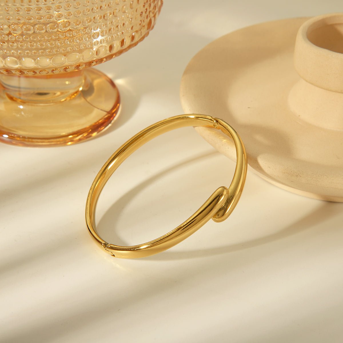 Vintage Solid Color Gold Plated Stainless Steel Bracelet - TIRAAYA