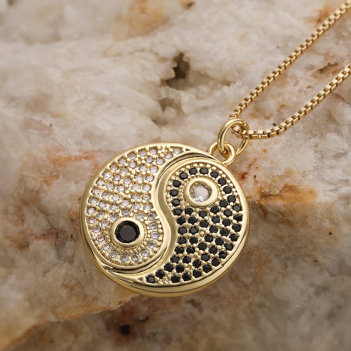 Minimal Geometric Pendant Necklace In Copper For Everyday Style - TIRAAYA